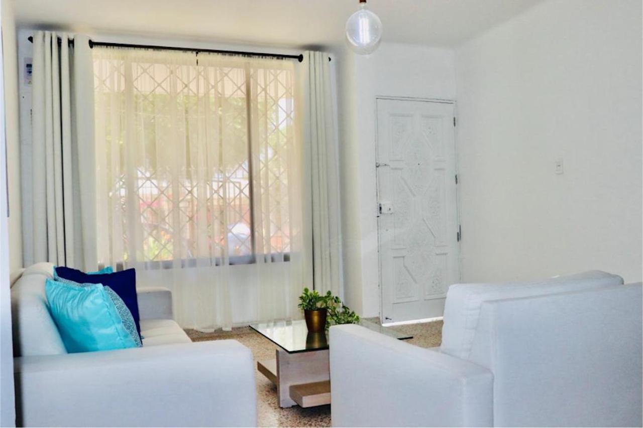 Alojamiento Río Puerta de Oro: Riverside Comfort with Hot Showers Barranquilla  Exterior photo